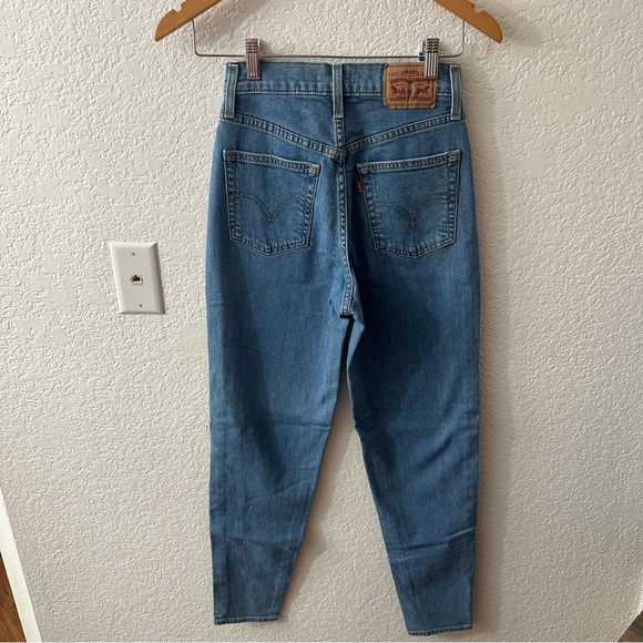 Levi’s High Waisted Taper Jeans size 24 - Picture 8 of 8